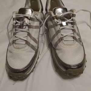 Nike tennis shoes